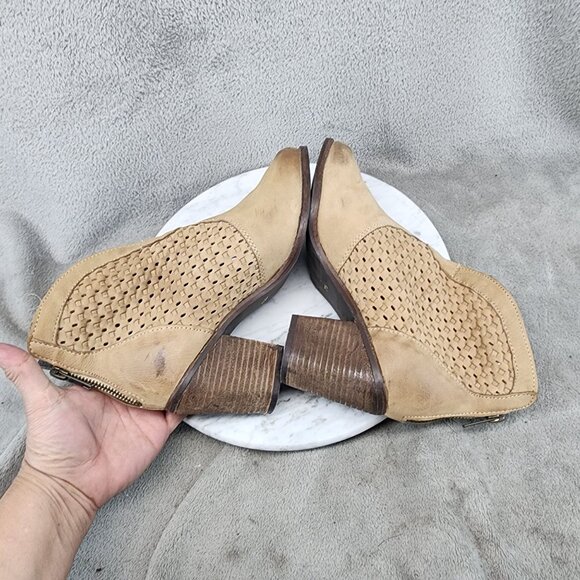 Diba True Shoes Womens Size 7.5 Brown Leather Ankle Boots - Picture 6 of 12